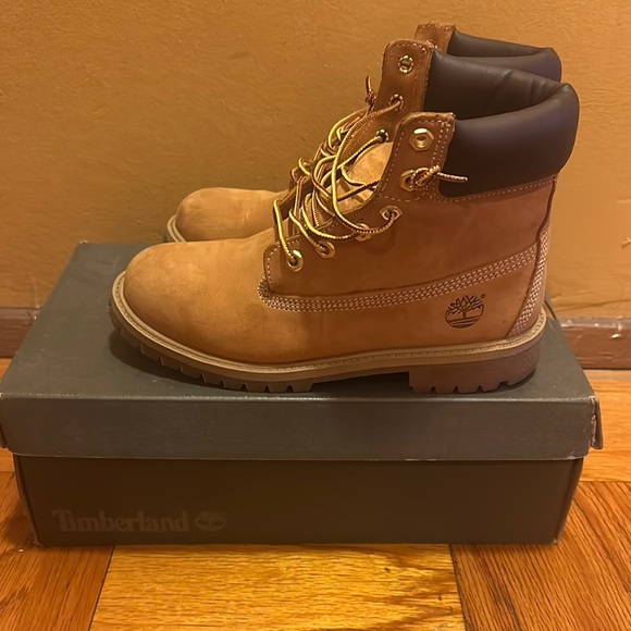 Timberland Tan Boots - Picture 4 of 6